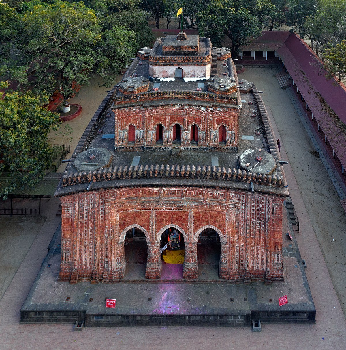 কান্তজী মন্দির দিনাজপুরে অবস্থিত একটি প্রাচীন মন্দির