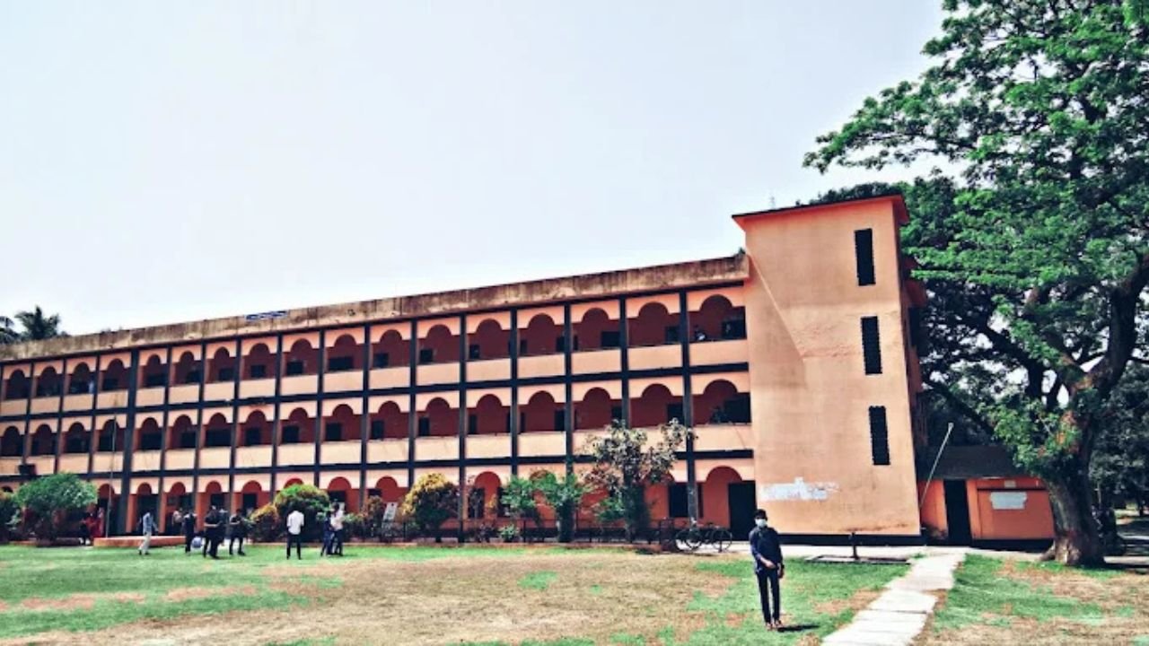 Police Line High School Dinajpur, Bangladesh